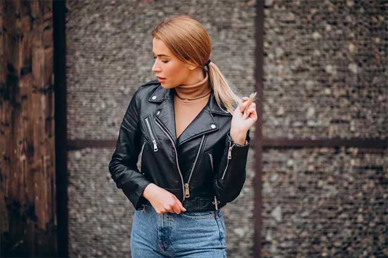 Petite woman cropped jacket